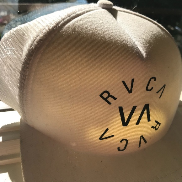 Hats🧢 - Picture 3 of 3